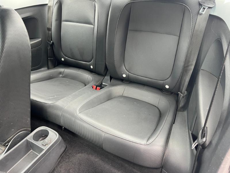 Volkswagen Beetle 2.5L w/Sunroof Sound & Nav 2012