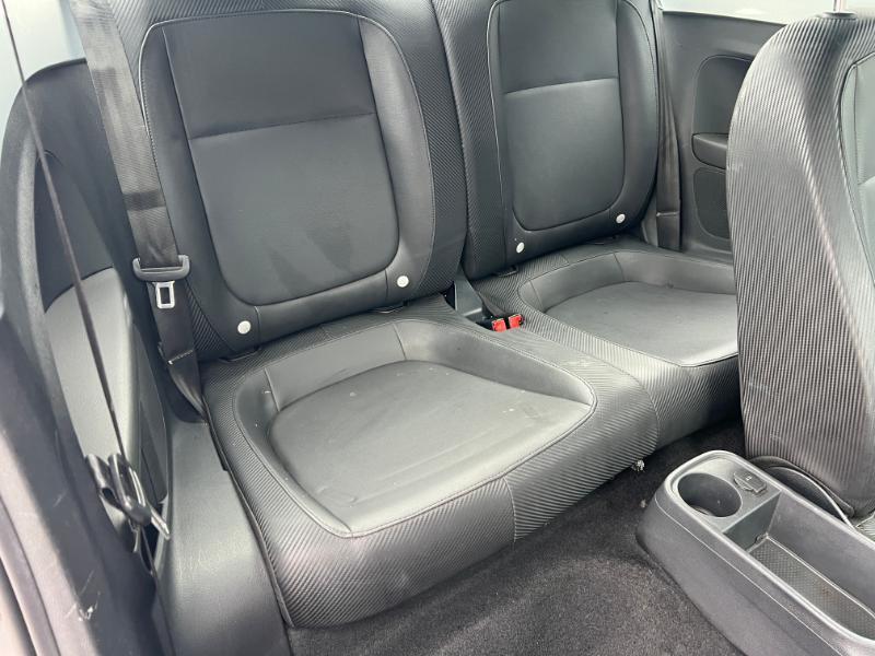 Volkswagen Beetle 2.5L w/Sunroof Sound & Nav 2012