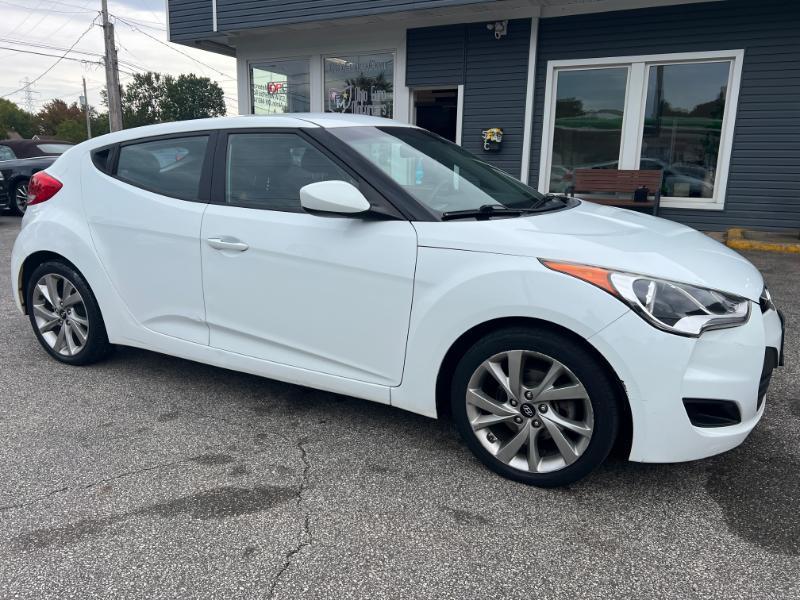 Hyundai Veloster Base 6MT 2016