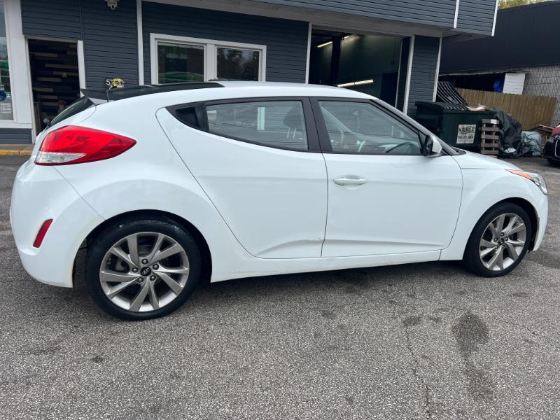 Hyundai Veloster Base 6MT 2016