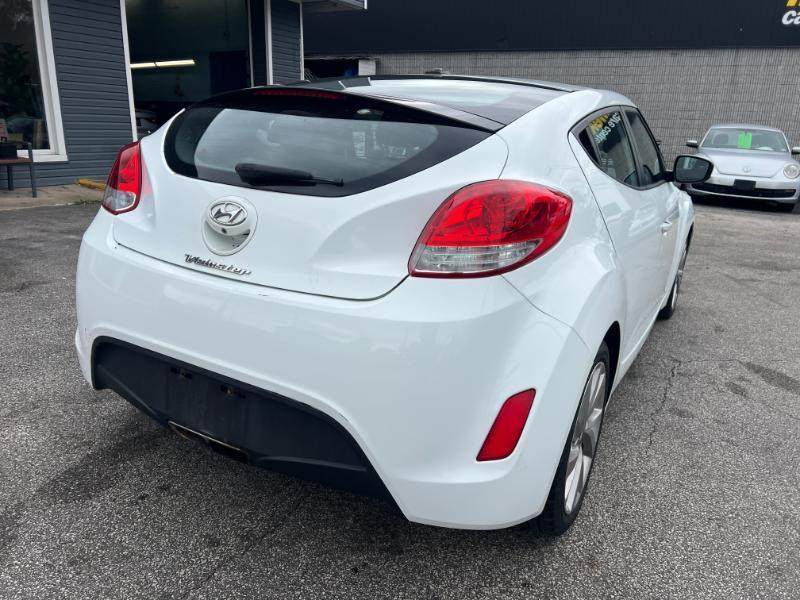 Hyundai Veloster Base 6MT 2016