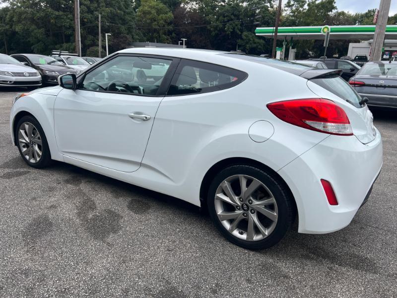Hyundai Veloster Base 6MT 2016