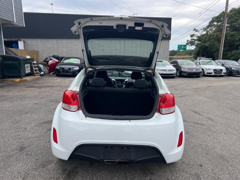 Hyundai Veloster Base 6MT 2016