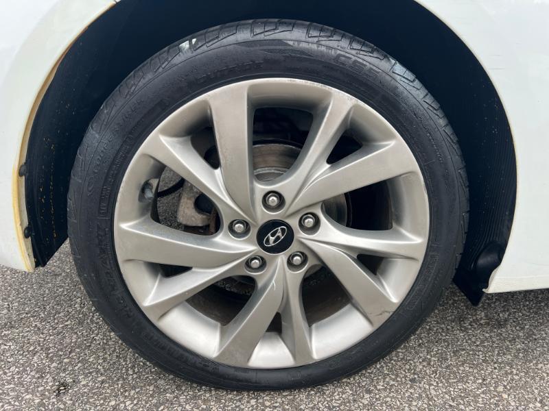 Hyundai Veloster Base 6MT 2016