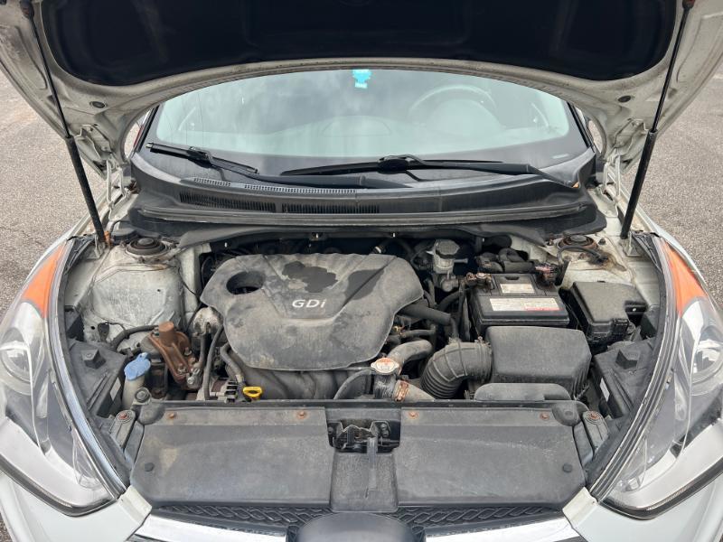Hyundai Veloster Base 6MT 2016