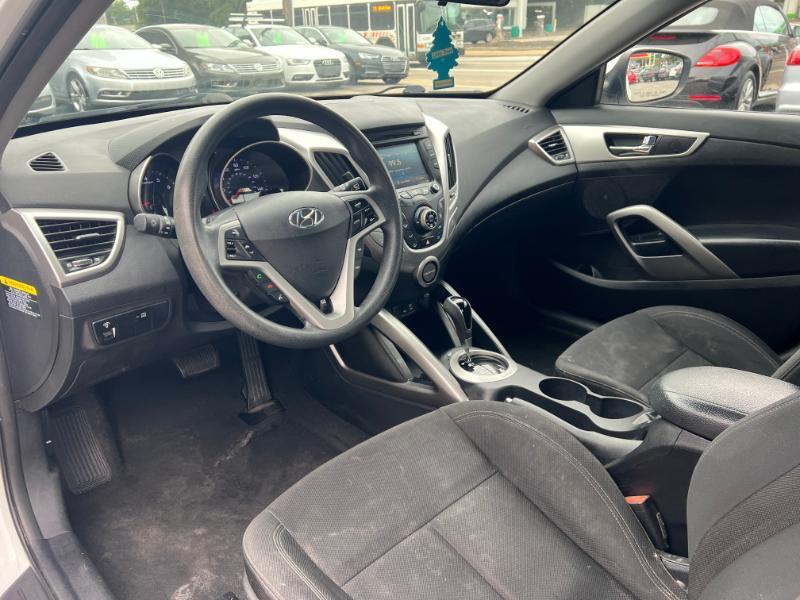 Hyundai Veloster Base 6MT 2016