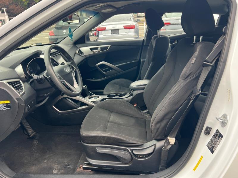 Hyundai Veloster Base 6MT 2016