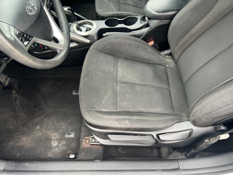 Hyundai Veloster Base 6MT 2016