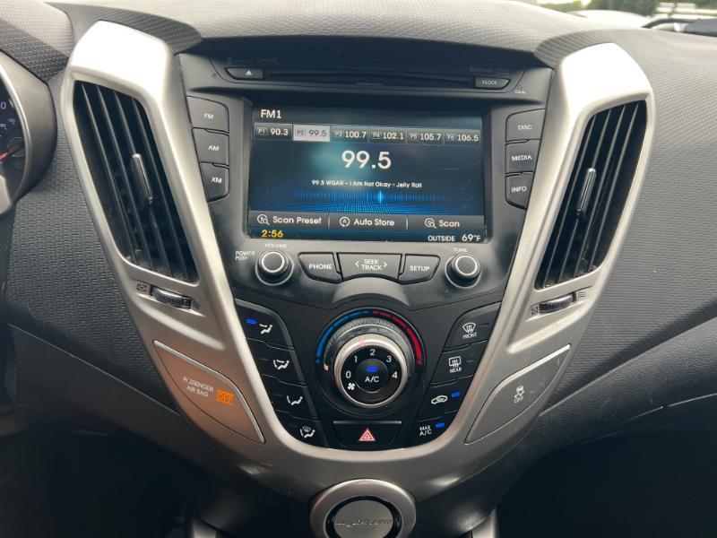 Hyundai Veloster Base 6MT 2016