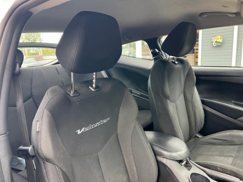 Hyundai Veloster Base 6MT 2016