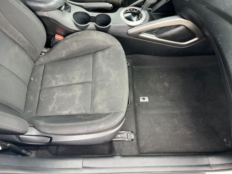 Hyundai Veloster Base 6MT 2016
