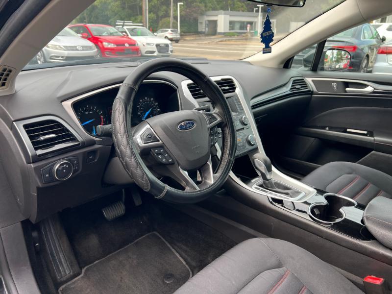 Ford Fusion SE 2015