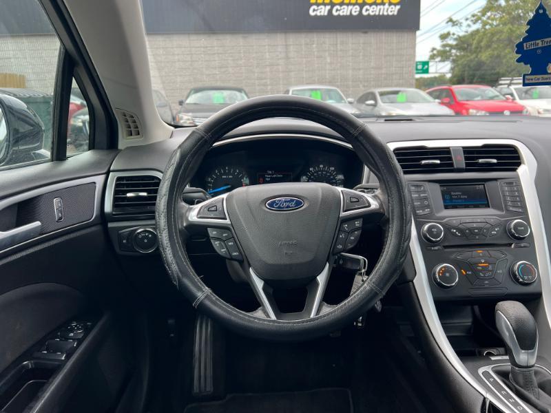 Ford Fusion SE 2015