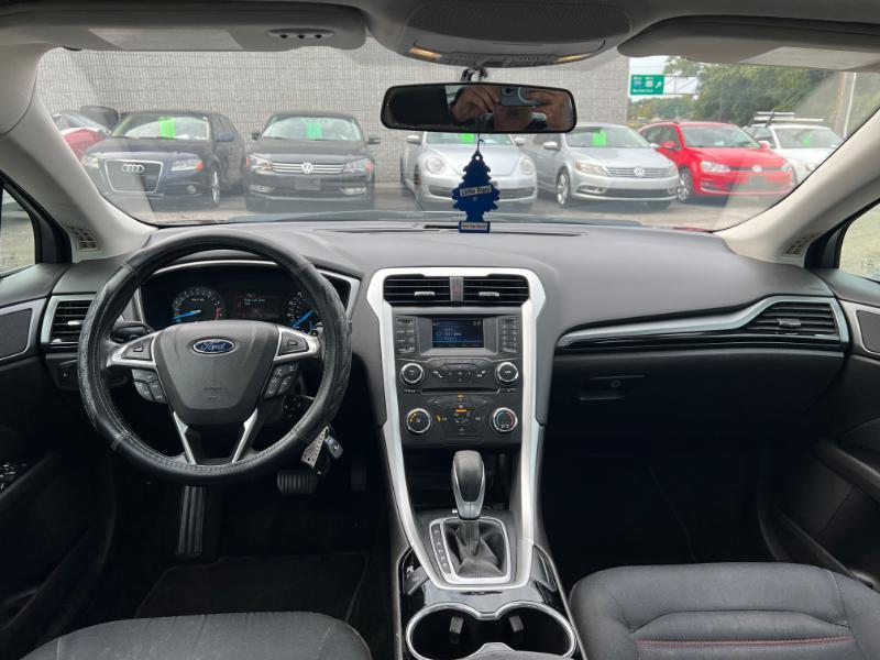 Ford Fusion SE 2015