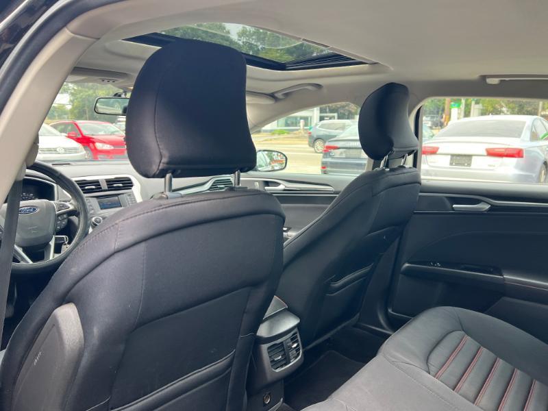 Ford Fusion SE 2015