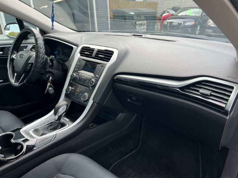 Ford Fusion SE 2015