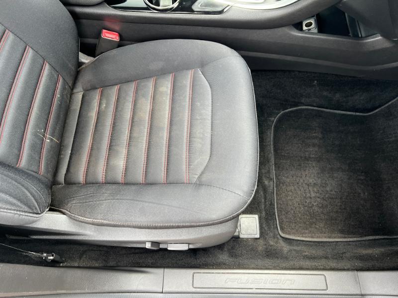 Ford Fusion SE 2015