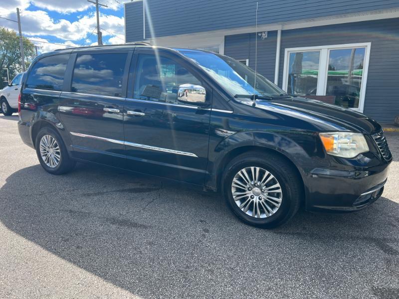 Chrysler Town & Country Touring-L 2013