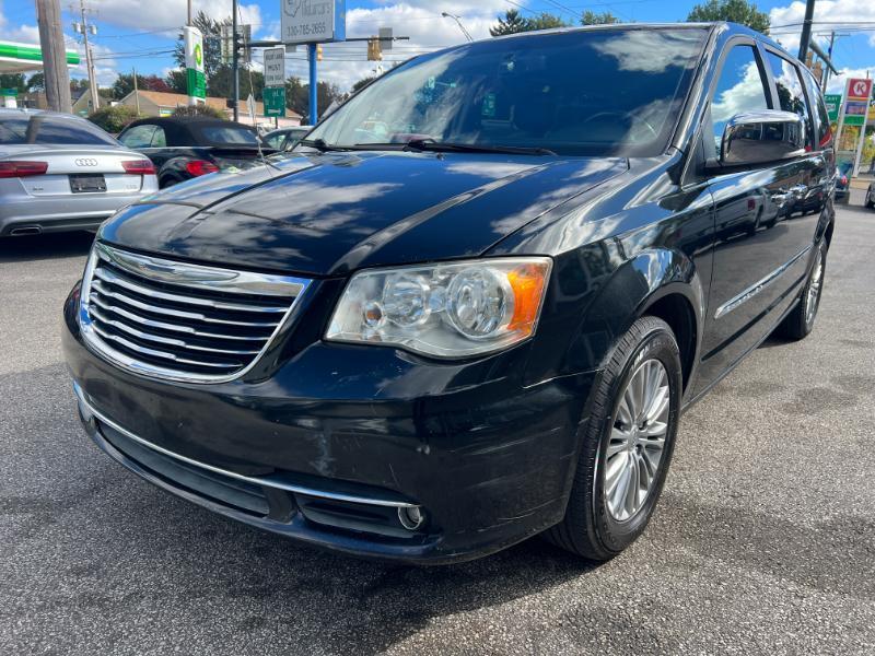 Chrysler Town & Country Touring-L 2013