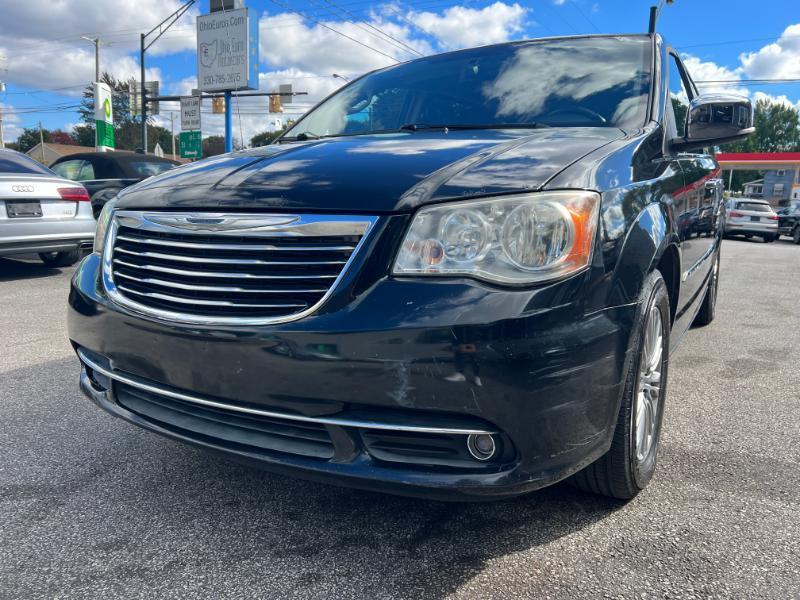 Chrysler Town & Country Touring-L 2013