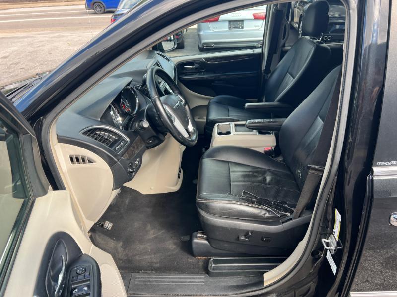 Chrysler Town & Country Touring-L 2013