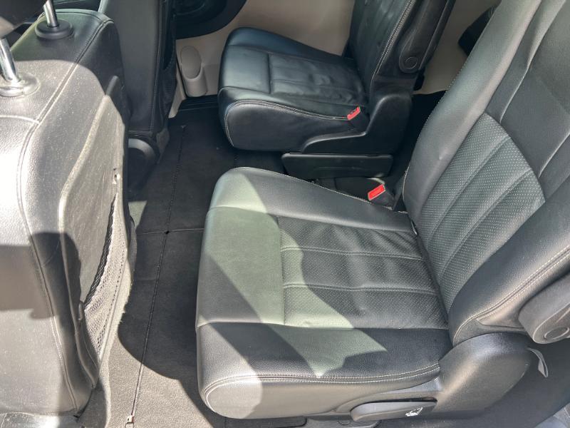 Chrysler Town & Country Touring-L 2013