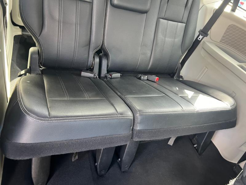 Chrysler Town & Country Touring-L 2013