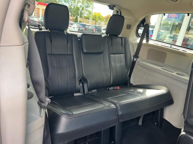 Chrysler Town & Country Touring-L 2013
