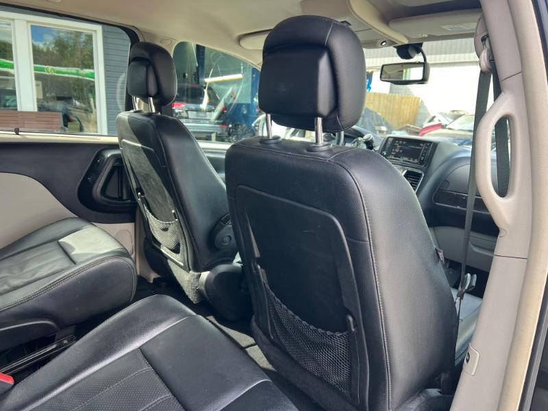 Chrysler Town & Country Touring-L 2013