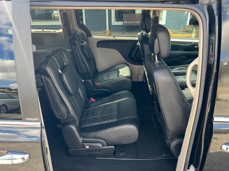 Chrysler Town & Country Touring-L 2013