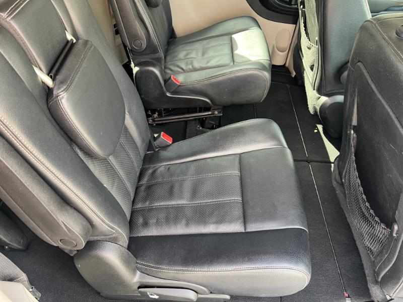 Chrysler Town & Country Touring-L 2013