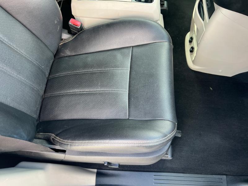 Chrysler Town & Country Touring-L 2013