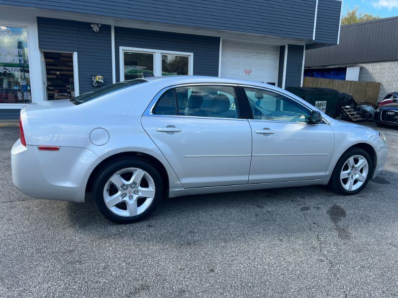 Chevrolet Malibu LS 2012