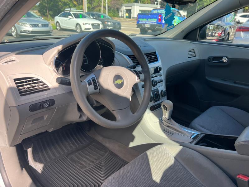 Chevrolet Malibu LS 2012