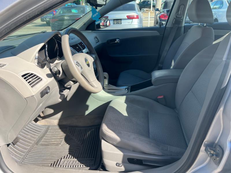 Chevrolet Malibu LS 2012
