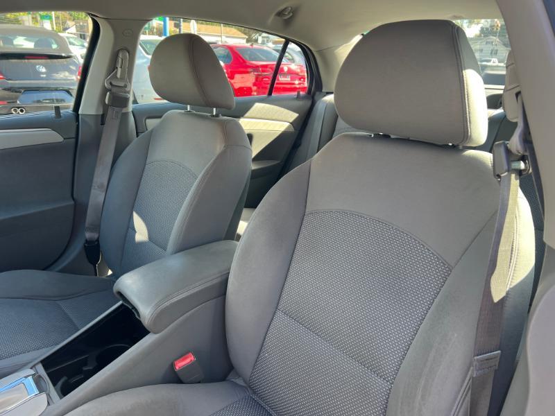Chevrolet Malibu LS 2012