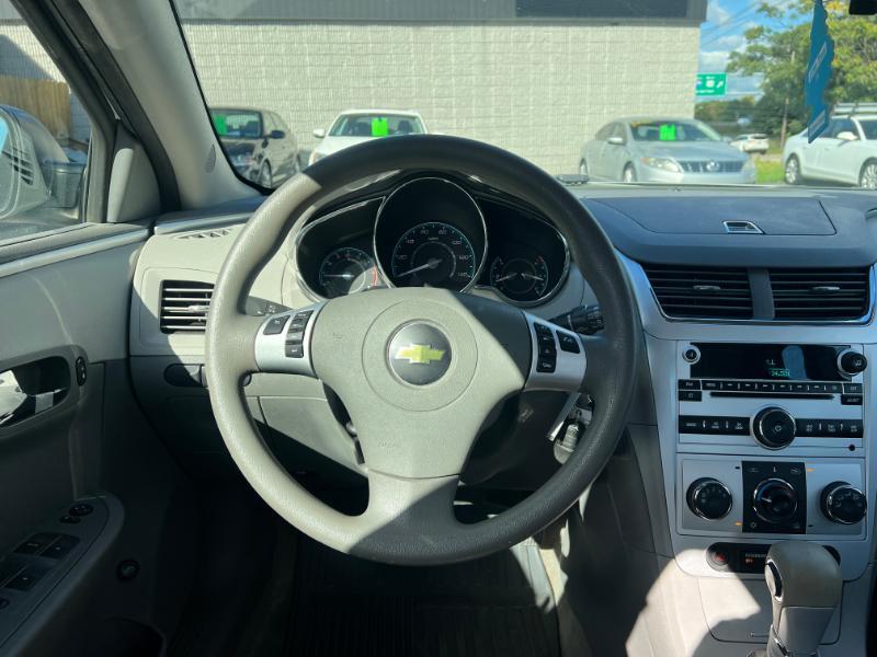 Chevrolet Malibu LS 2012