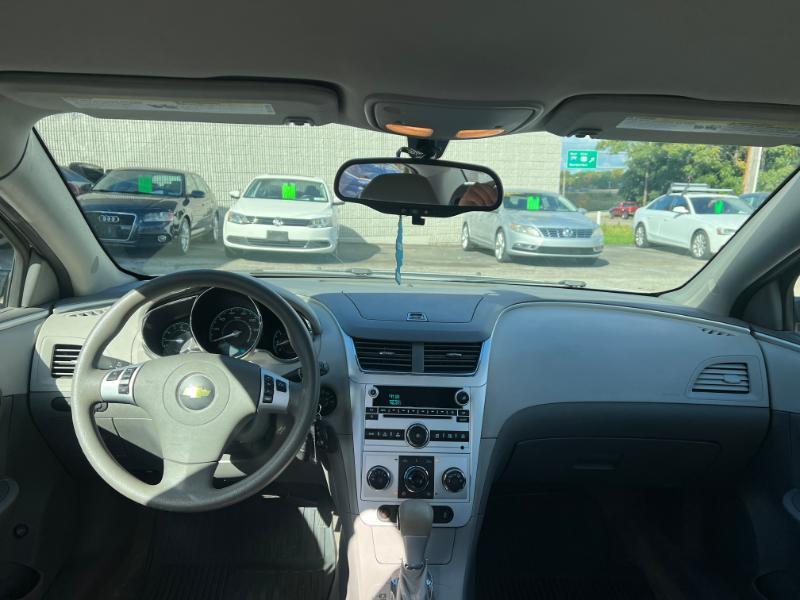 Chevrolet Malibu LS 2012