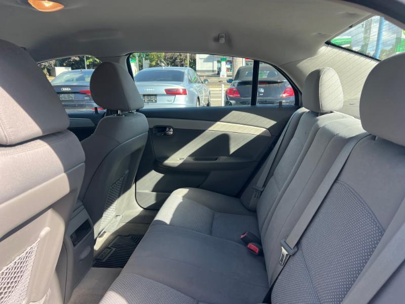 Chevrolet Malibu LS 2012