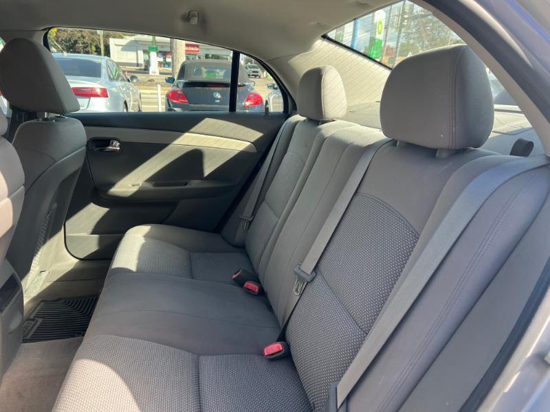 Chevrolet Malibu LS 2012