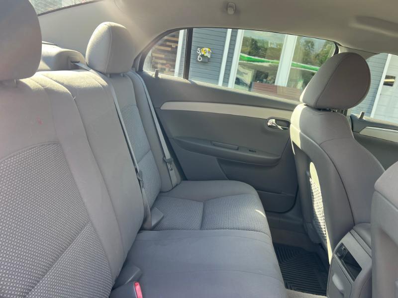 Chevrolet Malibu LS 2012