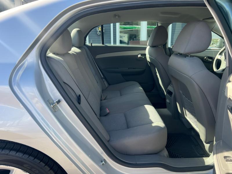 Chevrolet Malibu LS 2012