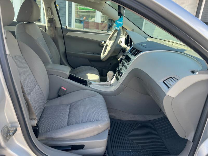 Chevrolet Malibu LS 2012