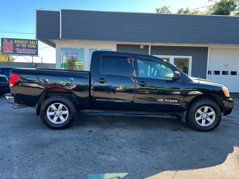 Nissan Titan SV Crew Cab 4WD 2012
