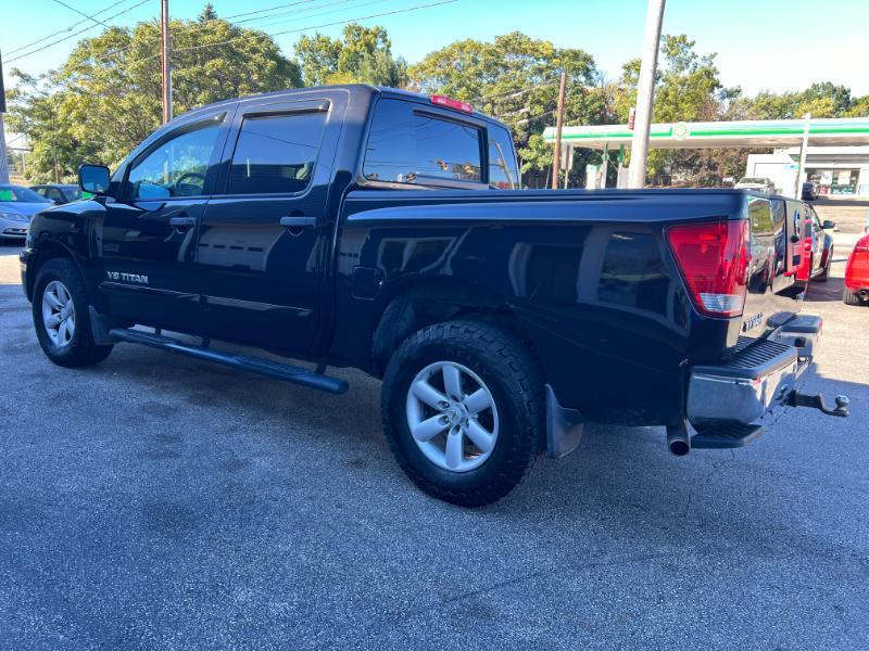 Nissan Titan SV Crew Cab 4WD 2012
