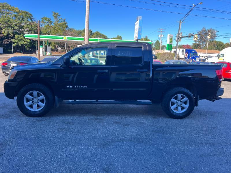 Nissan Titan SV Crew Cab 4WD 2012