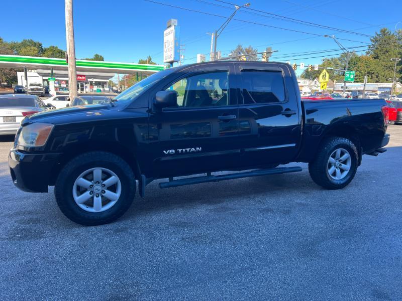 Nissan Titan SV Crew Cab 4WD 2012