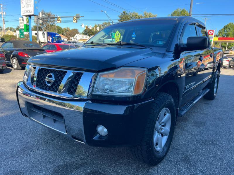 Nissan Titan SV Crew Cab 4WD 2012