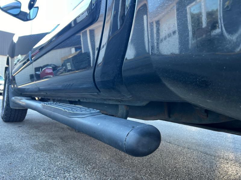 Nissan Titan SV Crew Cab 4WD 2012