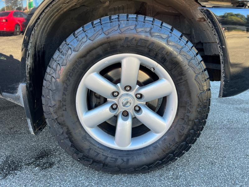 Nissan Titan SV Crew Cab 4WD 2012
